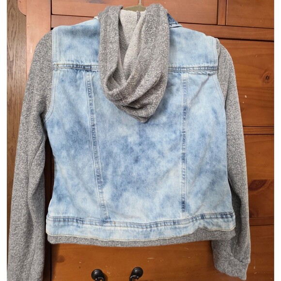 L.E.I.  Jean Jacket Juniors Medium Cropped Stonewash Sweatshirt Sleeves Hood - Picture 4 of 10